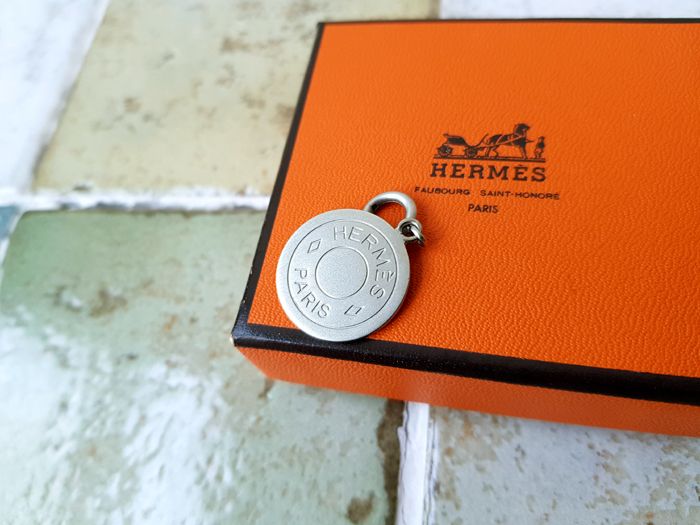 Hermes Serie Silver Matte Pendant 118579918