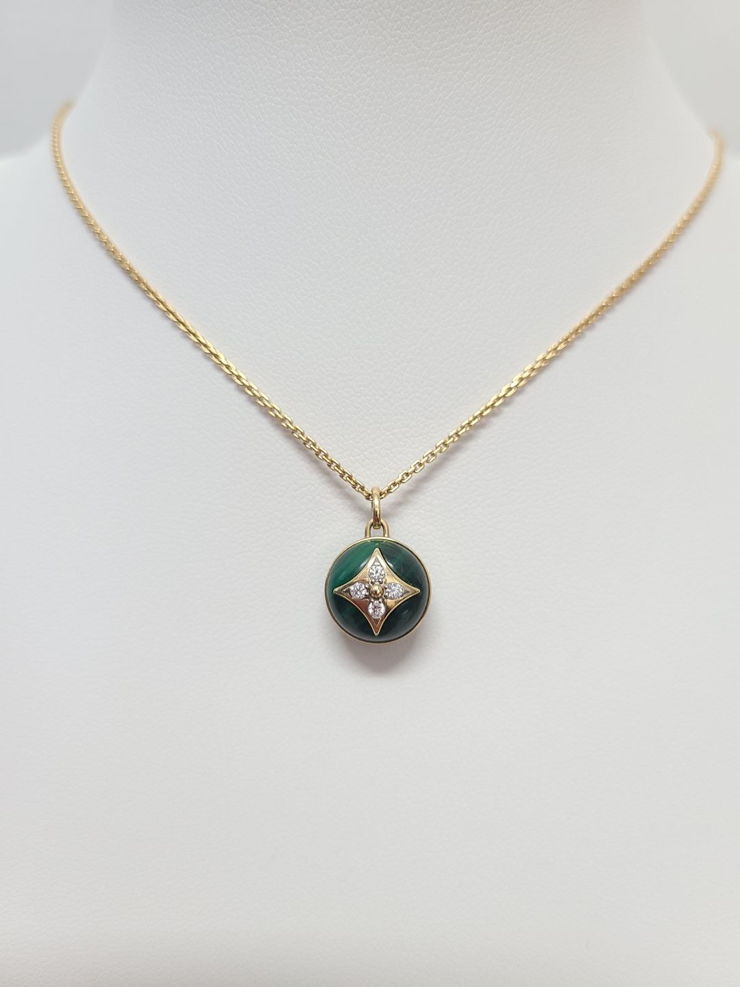 Louis Vuitton Yellow Gold Malachite B Blossom Pendant Diamond Necklace 76261240