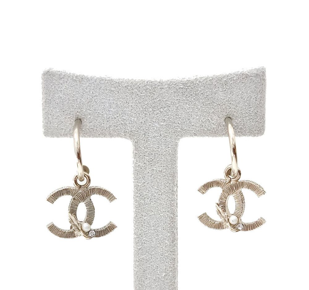 CHANEL Logo Earrings 7465504554 121867190