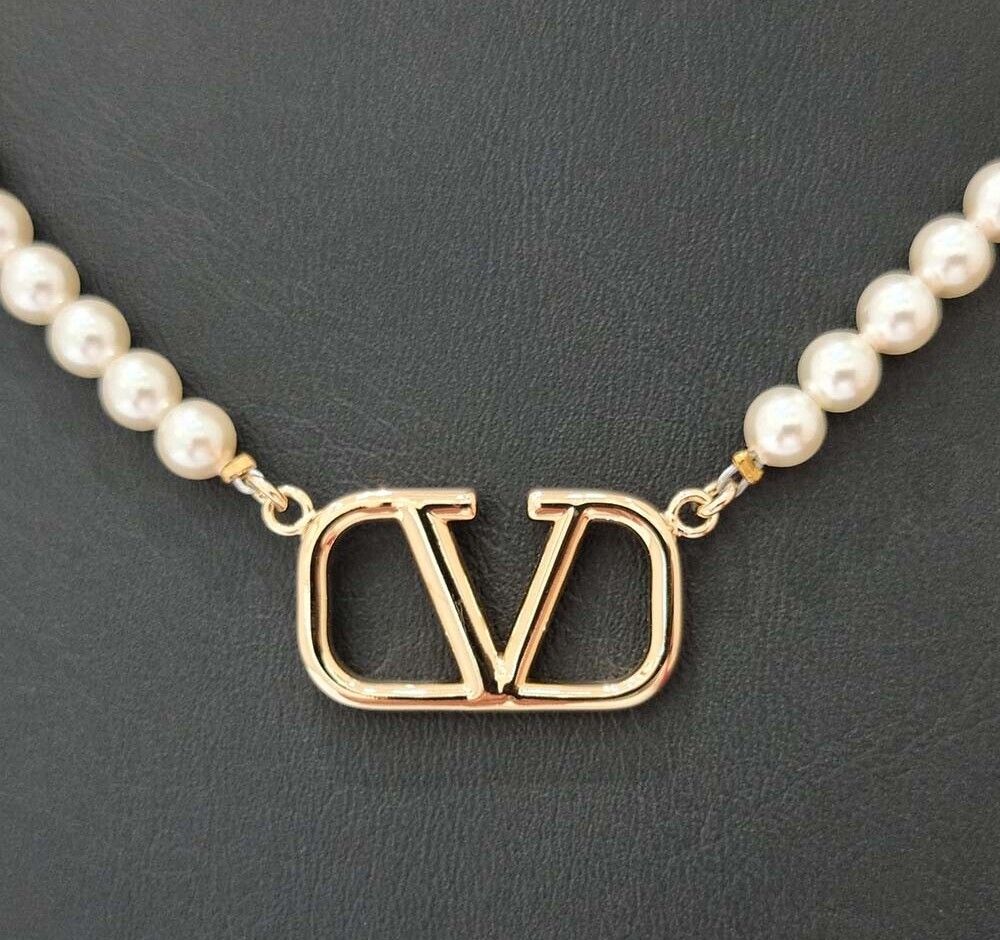 Valentino Pearl Logo Necklace 7316587103 91148351