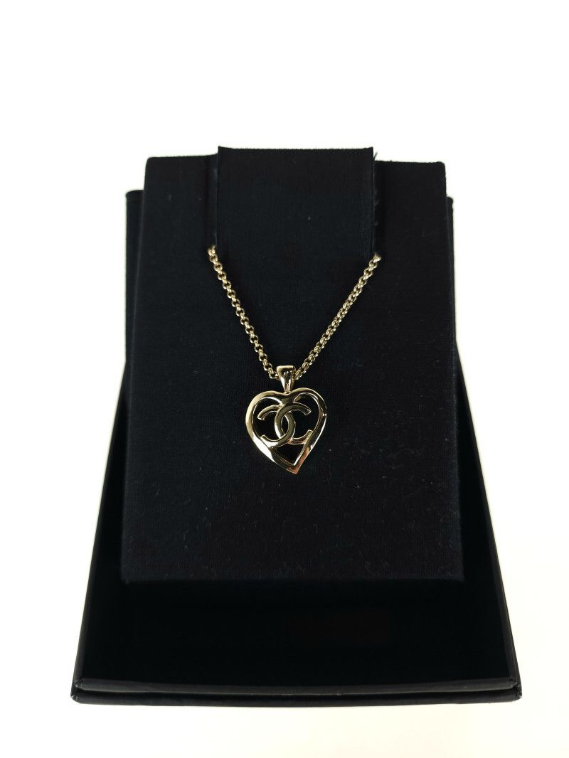 CHANEL Heart Pendant Necklace AB7883 4387 58537179