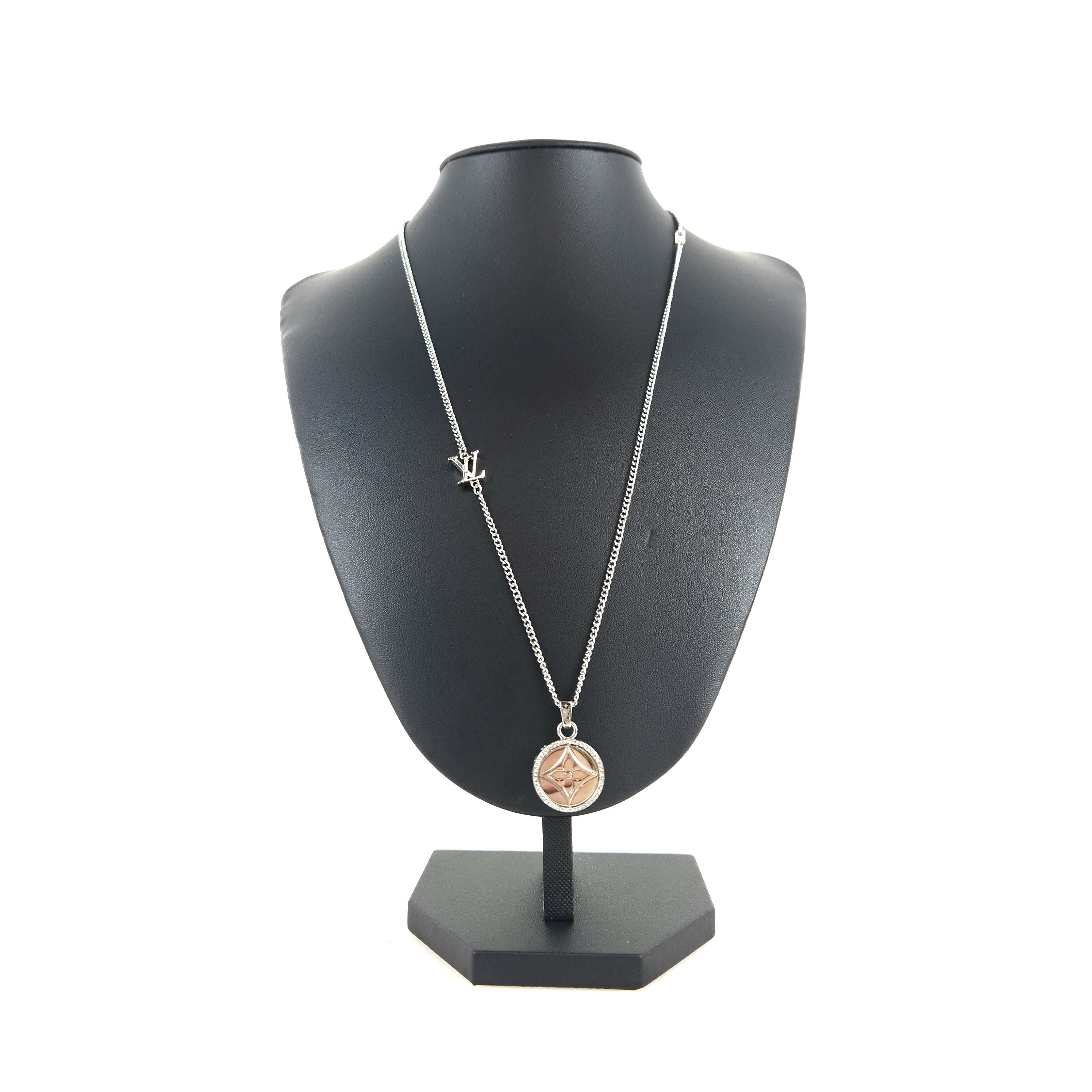 Louis Vuitton Twisted Flower Pendant Necklace M00916 6992 105547295