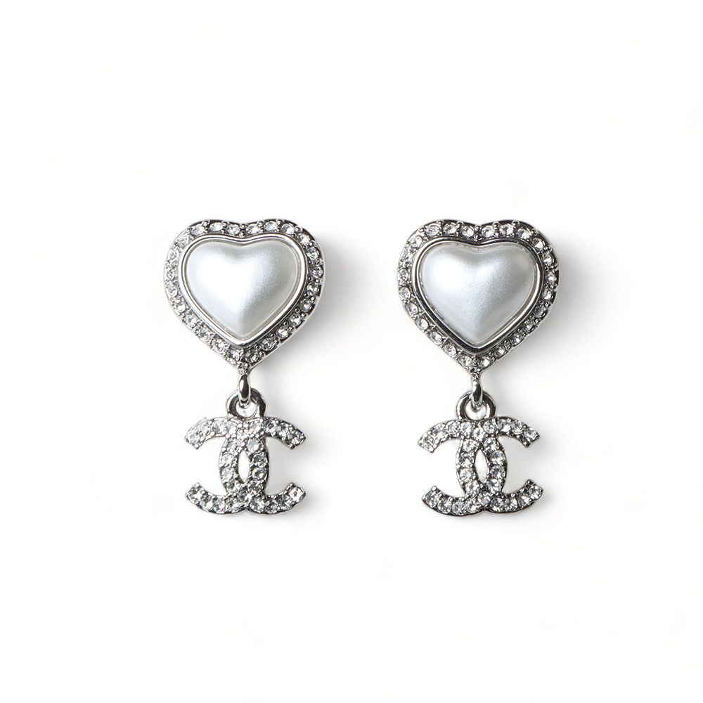 CHANEL CC Logo Diamante Heart Pearl Earrings 31918-1 71341803