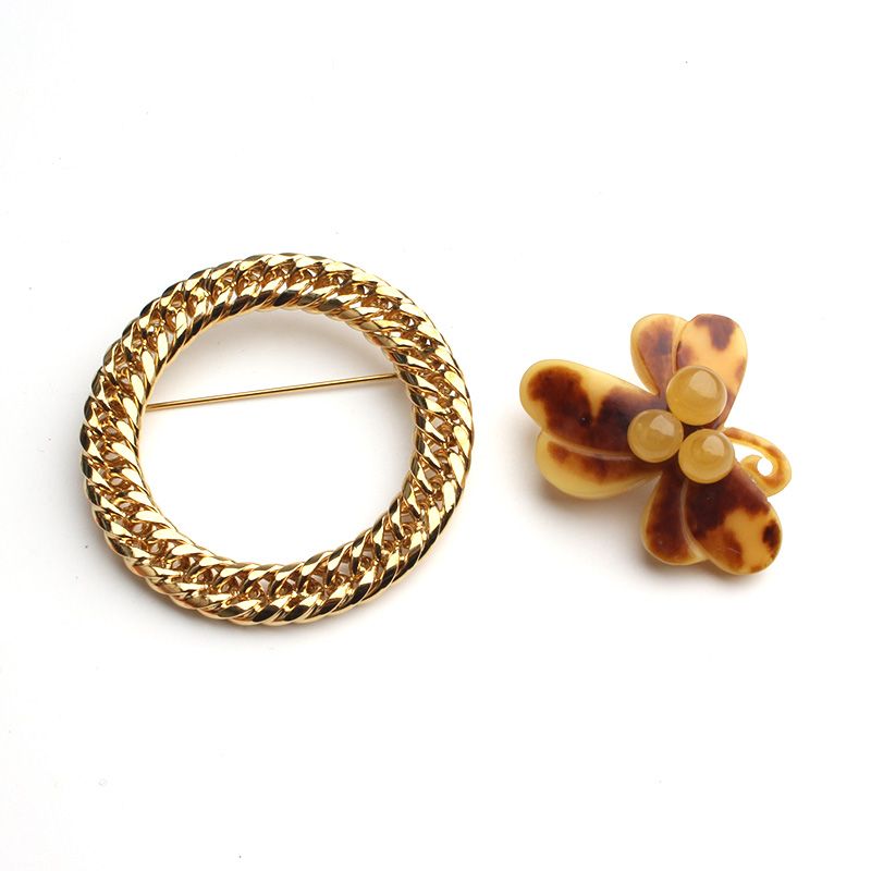 Other Brand Gold Wreath Brooch & Milhwa Amber Brooch Set 119866903