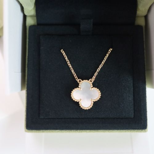 Van Cleef & Arpels Vintage Alhambra Mother of Pearl Pendant Necklace 72613211