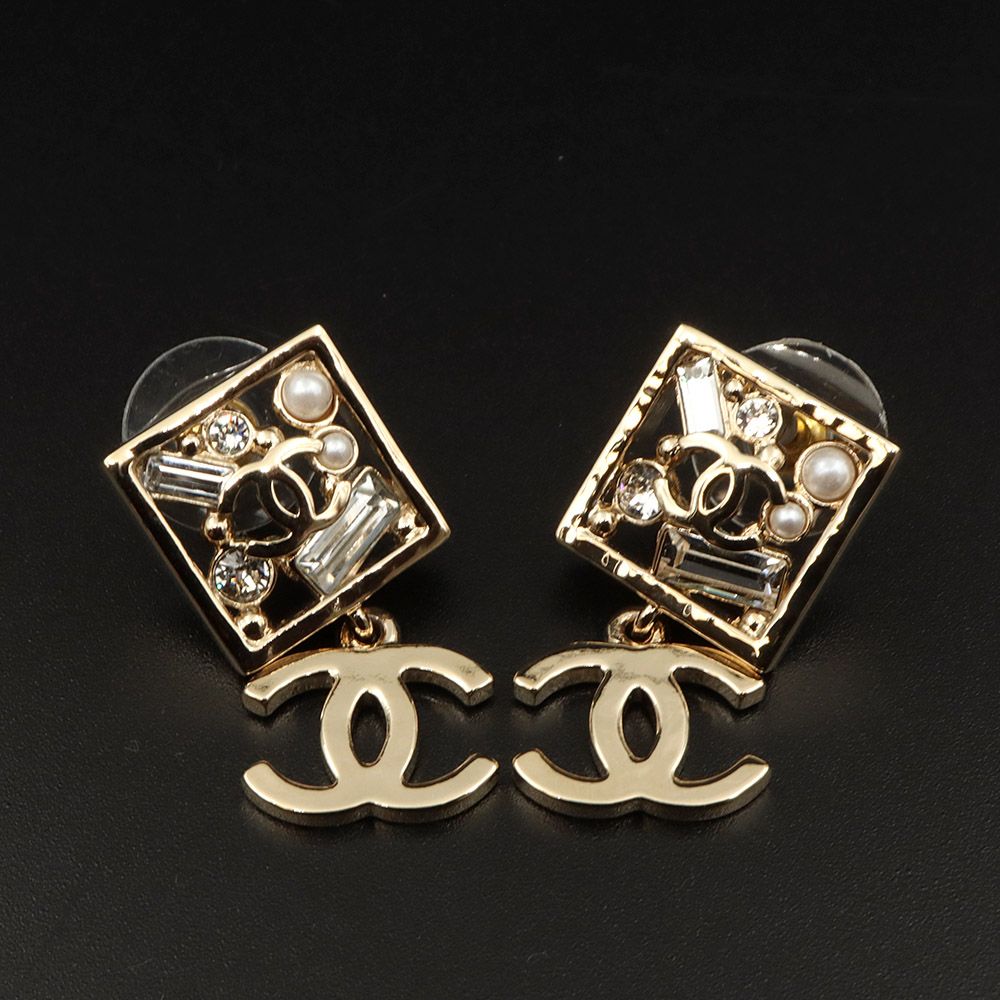 CHANEL Gold CC Logo Pearl Square Drop Earrings AB7261 65034620