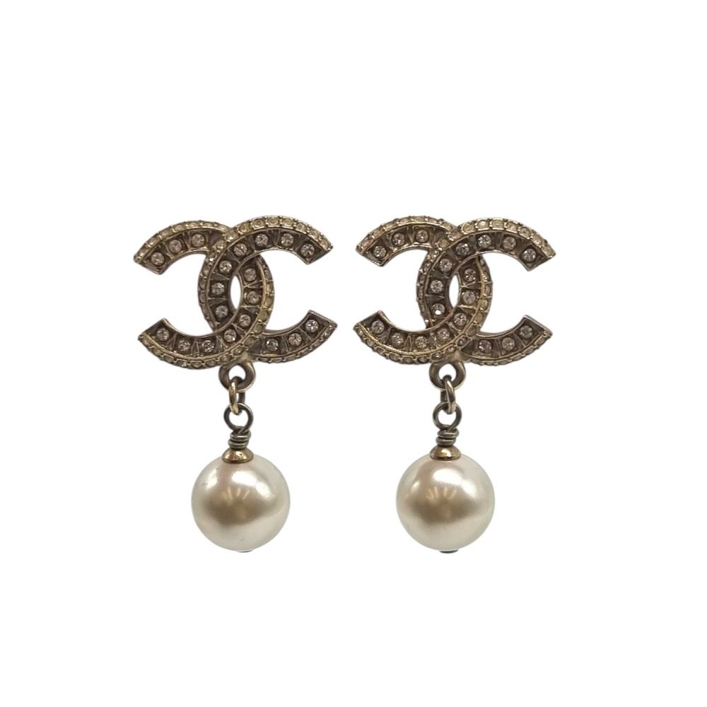 CHANEL CC Logo Pearl Earrings CHB040620 132434456