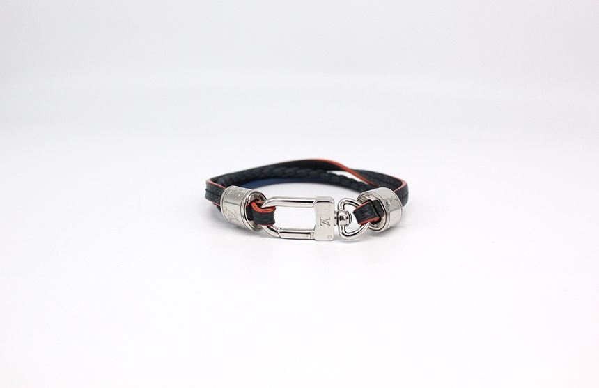 Louis Vuitton LV Travel Bracelet M6423D 114600129