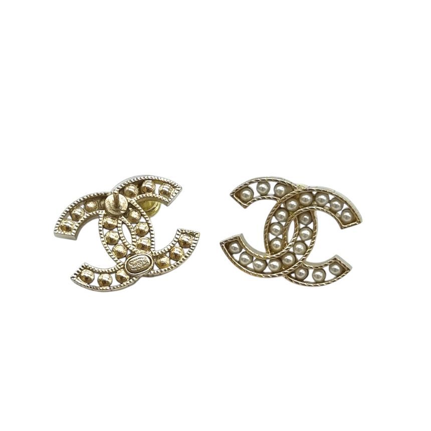 CHANEL CC Logo Pearl Earrings CHB021087 127649330