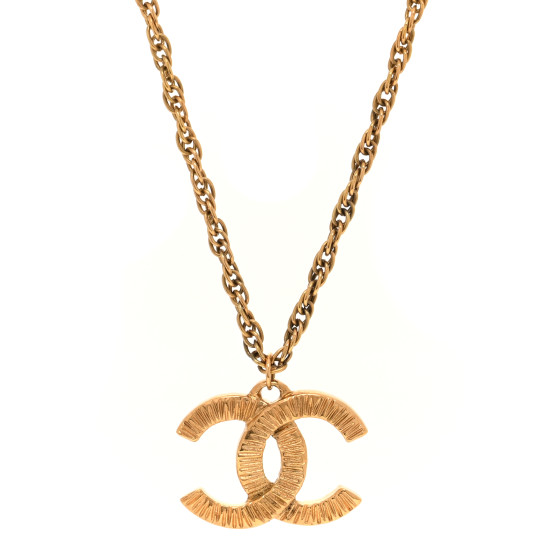Metal Textured CC Chain Pendant Necklace Gold