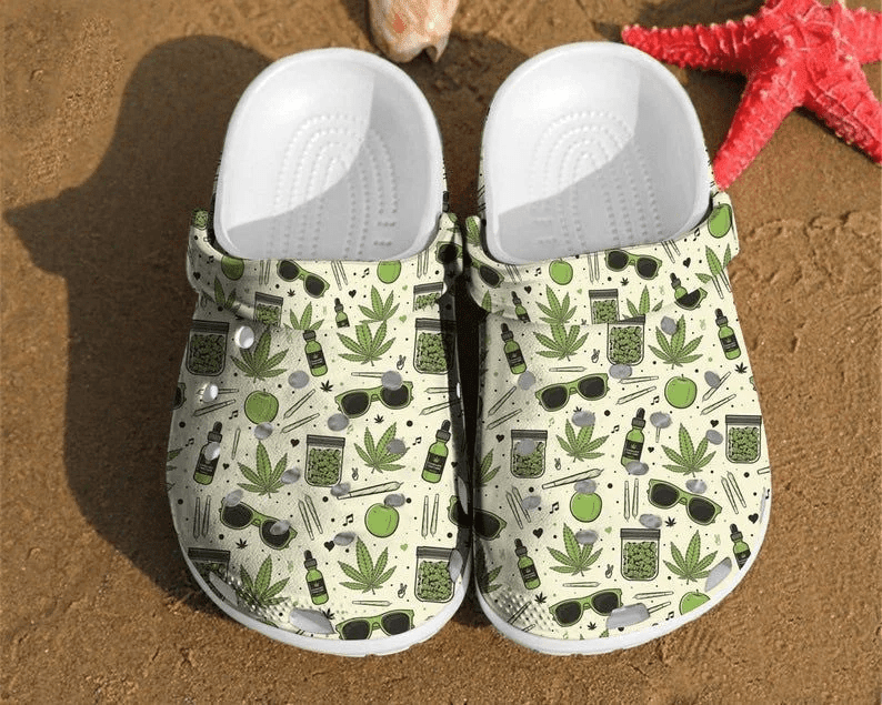 420 Bear Crocs Comfortable Crocs For Men Women 