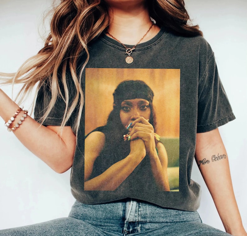 Hip-Hop Retro Graphic Shirt Erykah Badu Vintage Shirt Erykah Badu 90S R&B Shirt