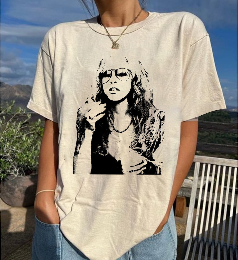 Vintage Stevie Nicks Shirt Graphic Stevie Nicks Don'T Be A Lady Be A Legend Shirt