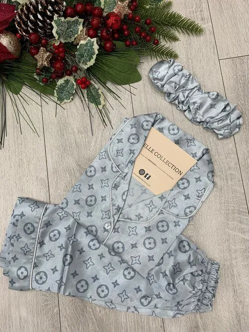 Louis Vuitton Elegant & Soft Satin Pajama Set  Suitable For All Ages