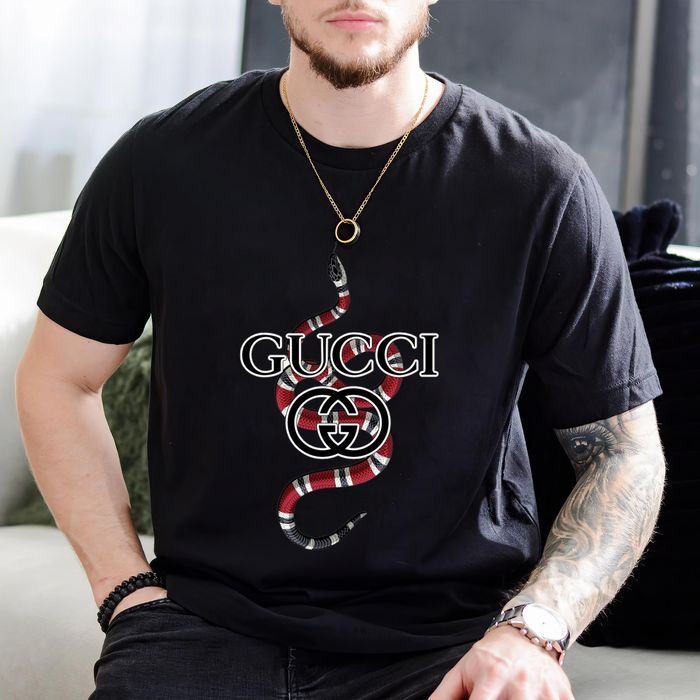 Gucci Snake Fighing Tshirt Aesthetic Tumblr Vintage Unisex T-Shirt Kawaii Unisex Champion Inspired Shirt