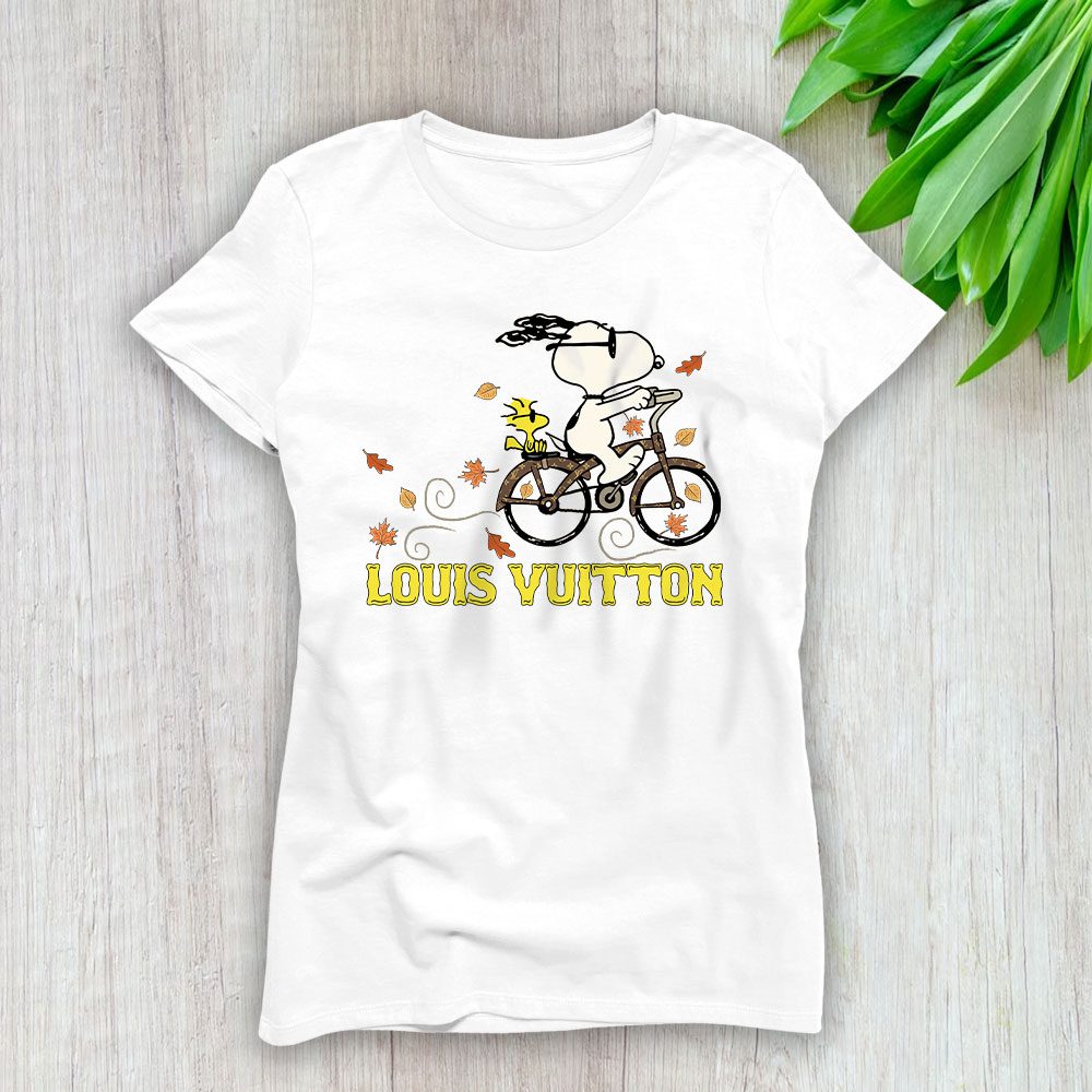 Peanuts Snoopy Woodstock Riding Bike Happy Thanksgiving Louis Vuitton Lady T-Shirt Women BTN19509