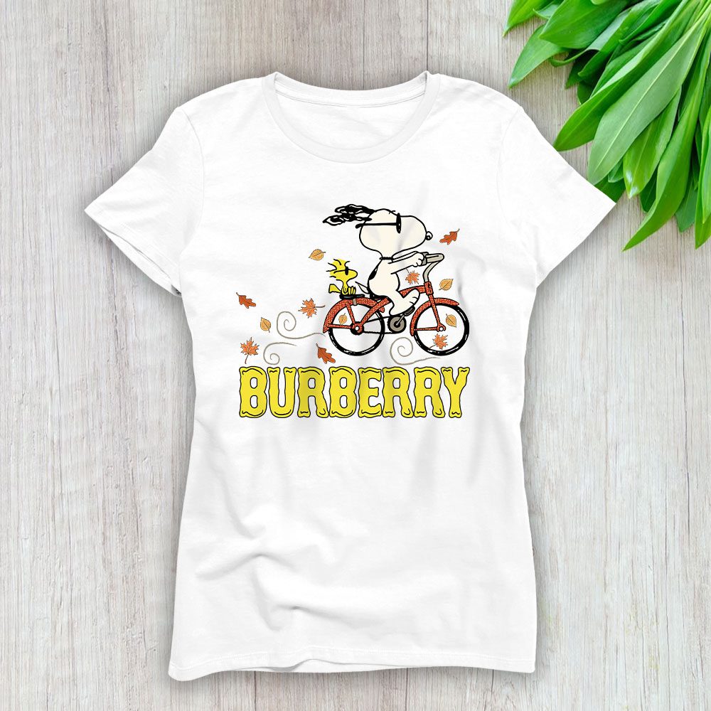 Peanuts Snoopy Woodstock Riding Bike Happy Thanksgiving Burberry Lady T-Shirt Women BTN19502