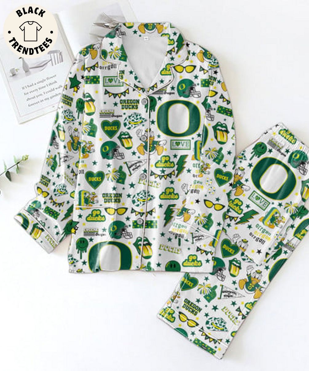 Premium Oregon Ducks University Oregon Eugene Lips Design White Pajama Set