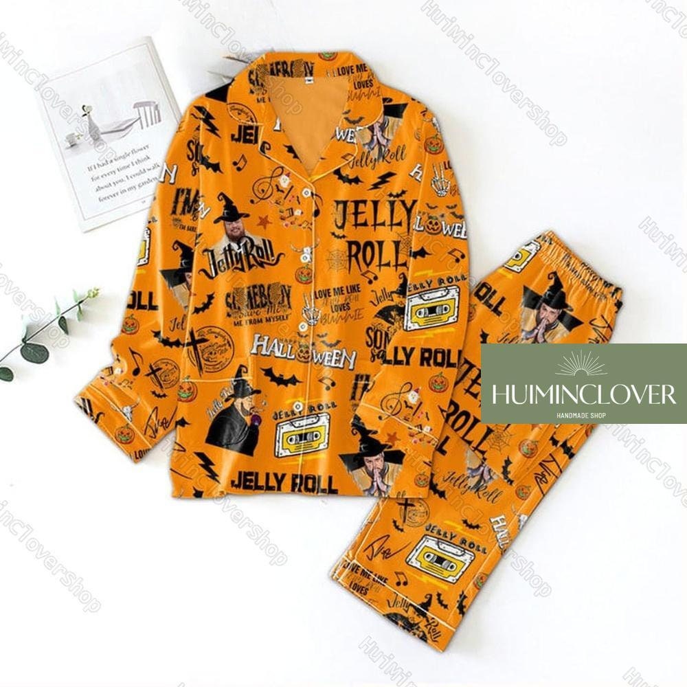 Toy Story Give Me A Filled With Toys Woody Buzz Lightyear Silk Pajama Set