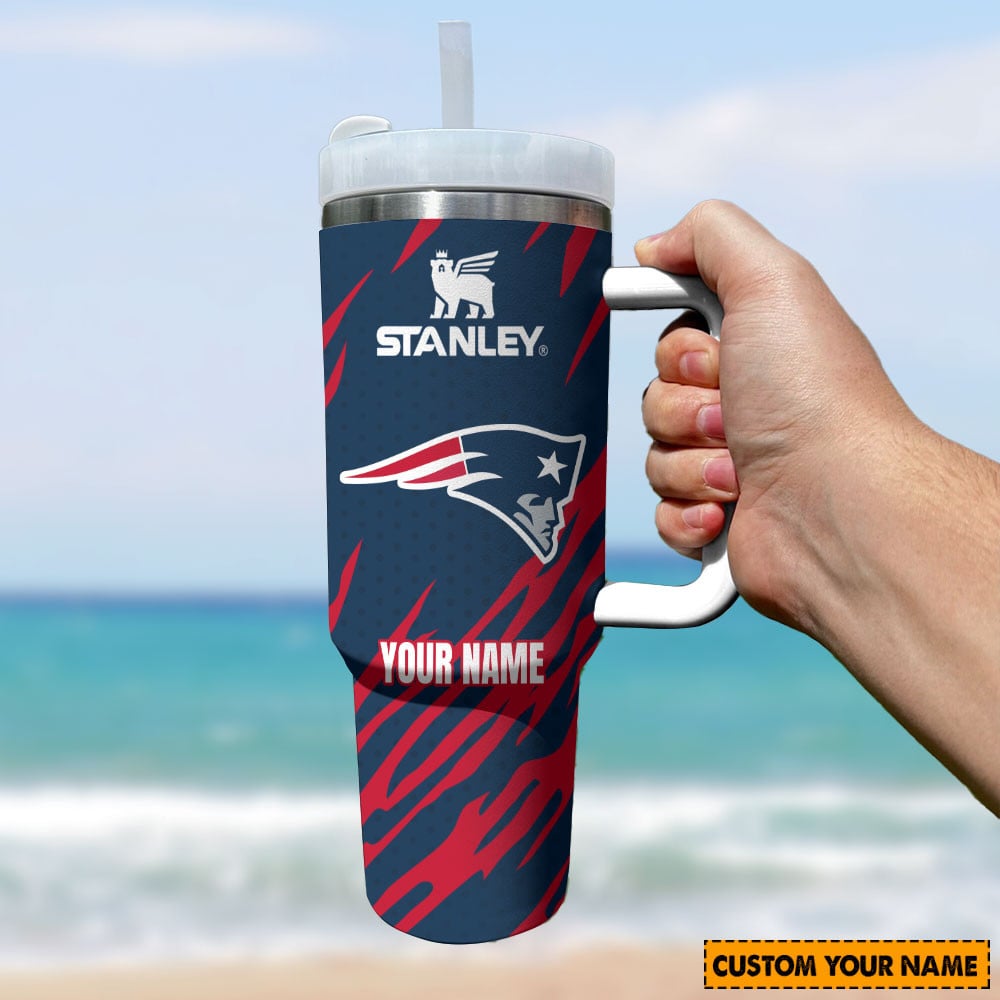 New England Patriots Nfl Custom Stanley Quencher 40Oz Stainless Steel Tumbler With Handle - Image 3