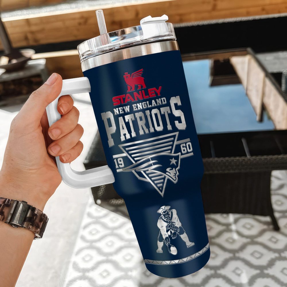 New England Patriots Nfl Custom Stanley Quencher 40Oz Stainless Steel Tumbler With Handle - Image 3