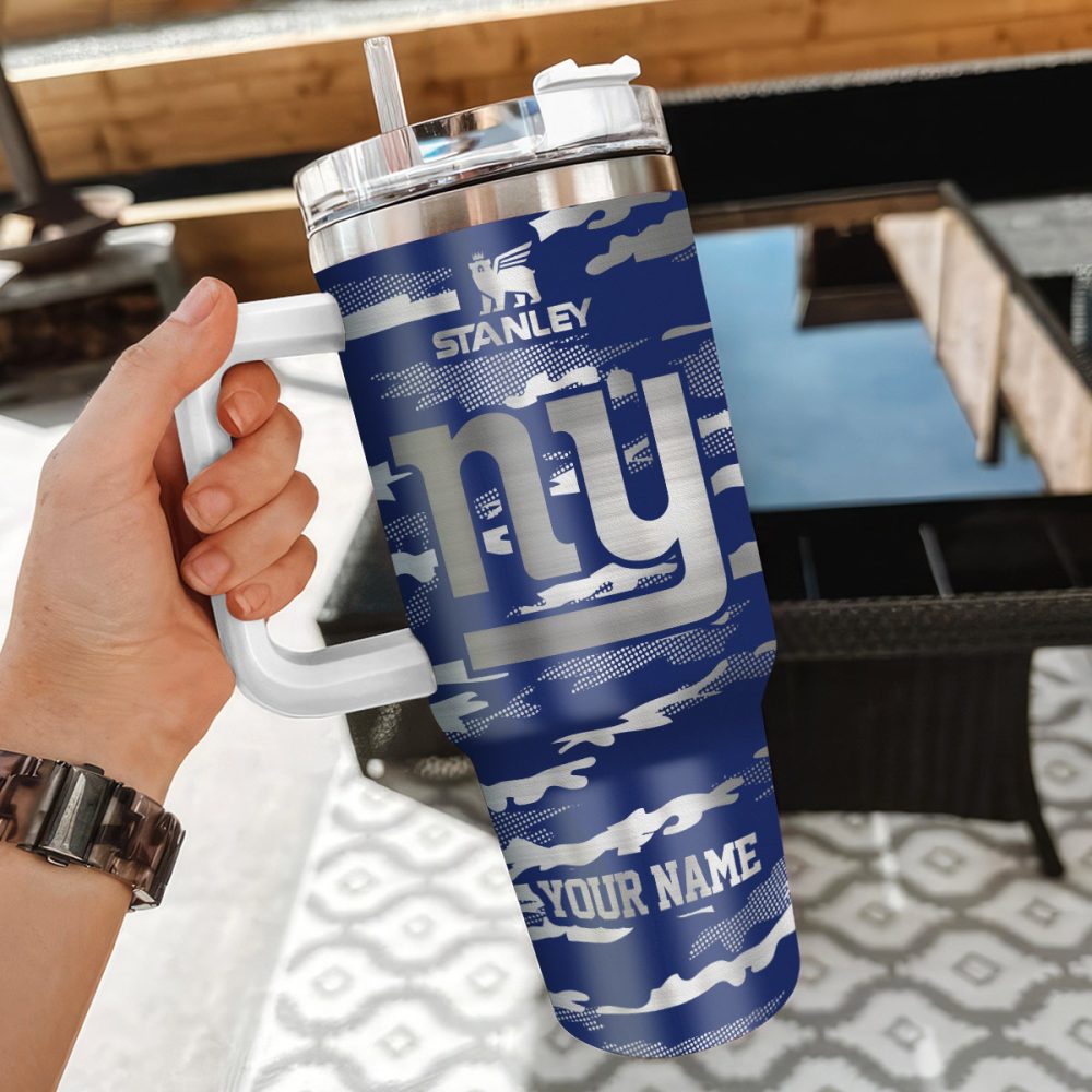 New York Giants Nfl Camo Pattern Custom Stanley Quencher 40Oz Stainless Steel Tumbler With Handle - Image 3