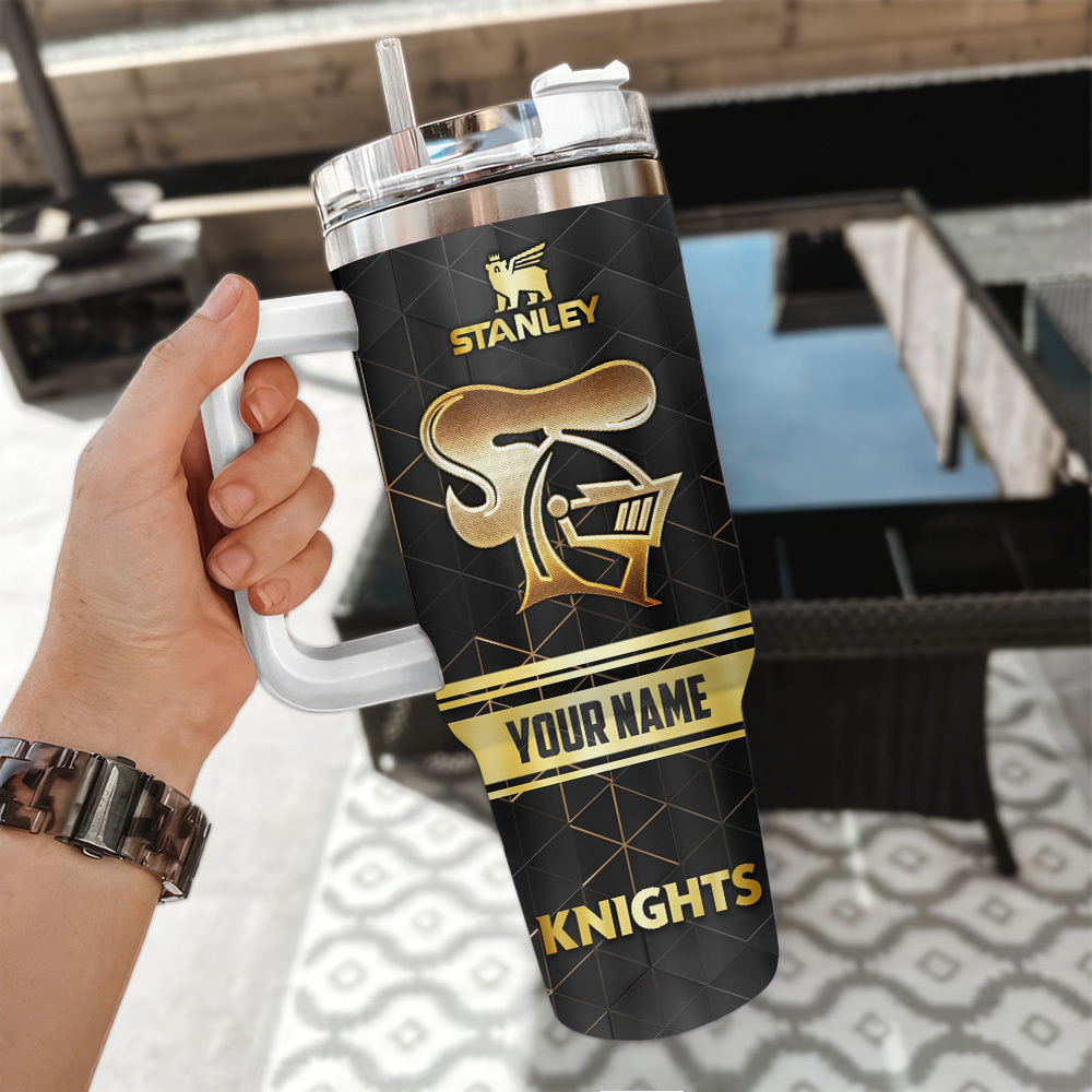 Newcastle Knights Nrl Golden Logo Custom Stanley Quencher 40Oz Stainless Steel Tumbler With Handle - Image 3