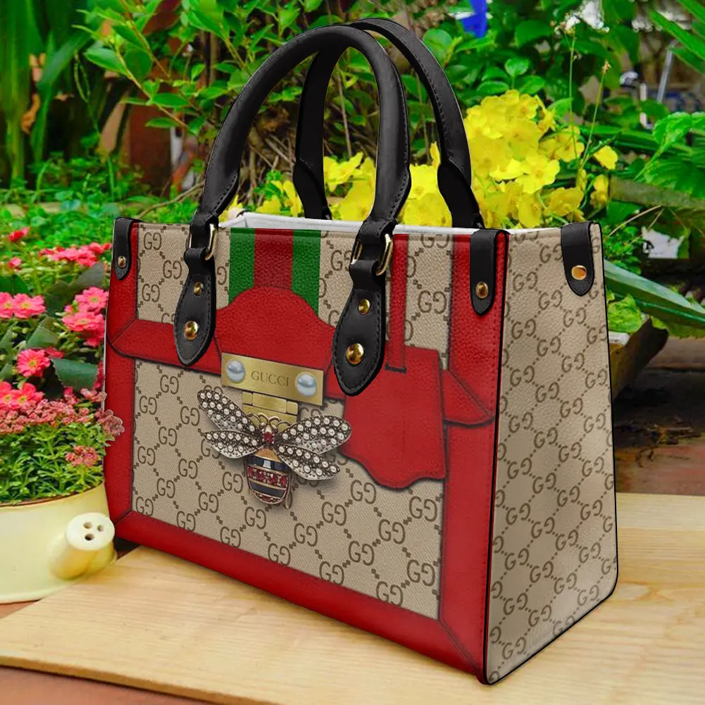 Gucci Bee Women Leather handbag purse - Image 2