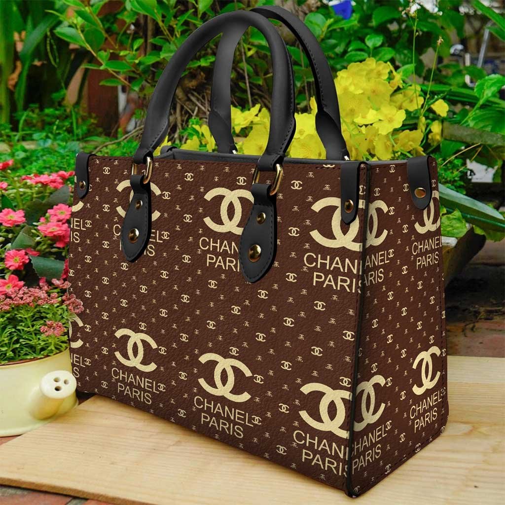 Chanel Women Leather handbag - Image 2