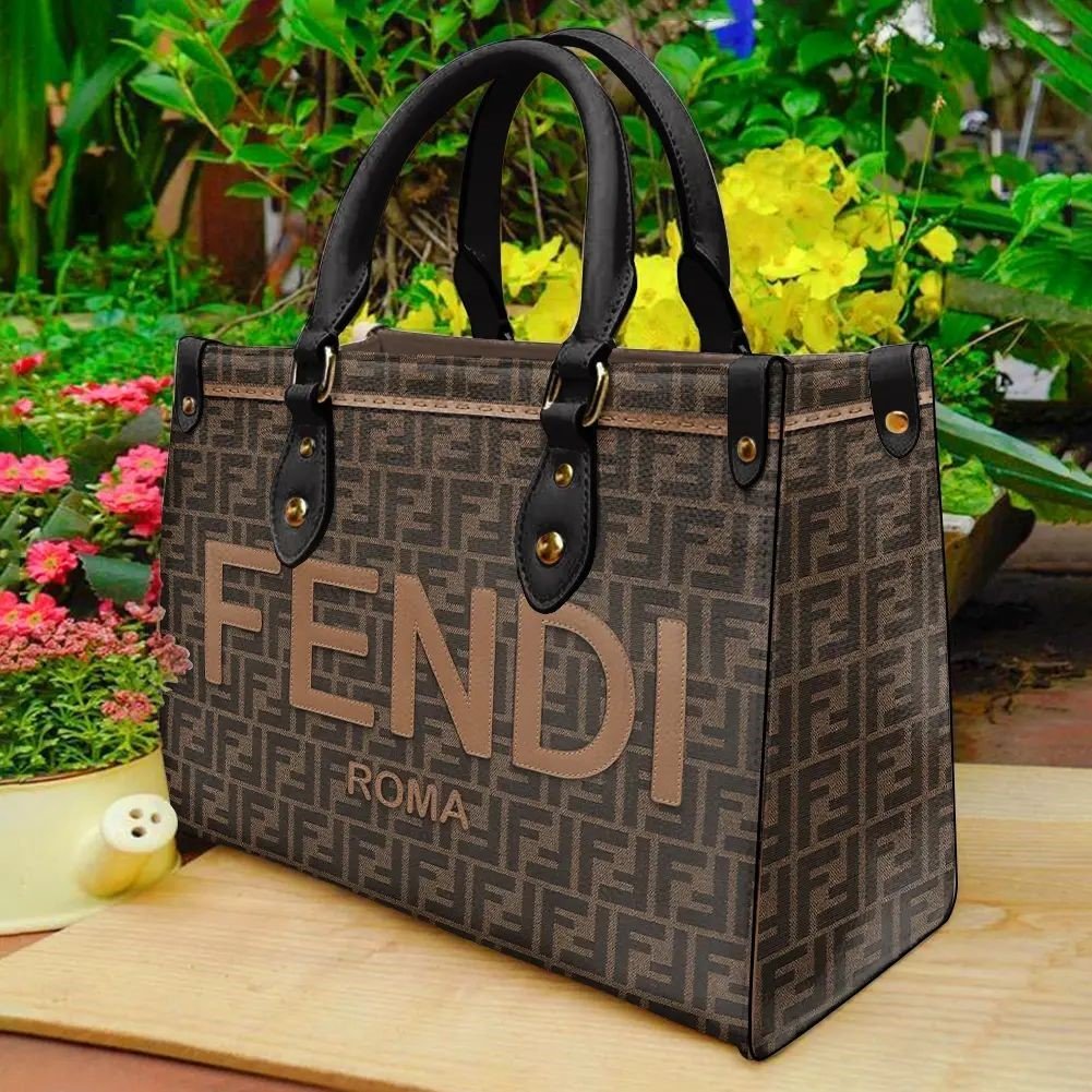 Fendi Women Leather handbag purse  - Image 2