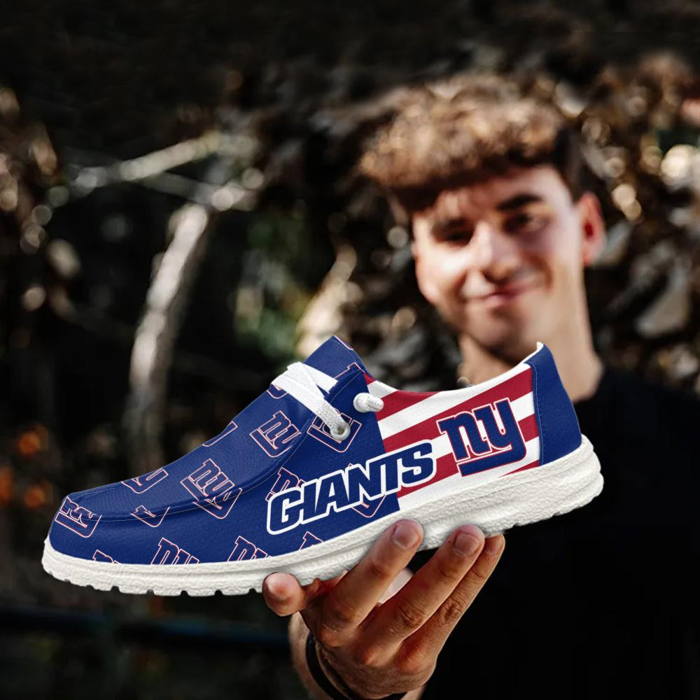 New York Giants Logo Pattern Hey  Dude Shoes Printed For Men And Women - Image 3