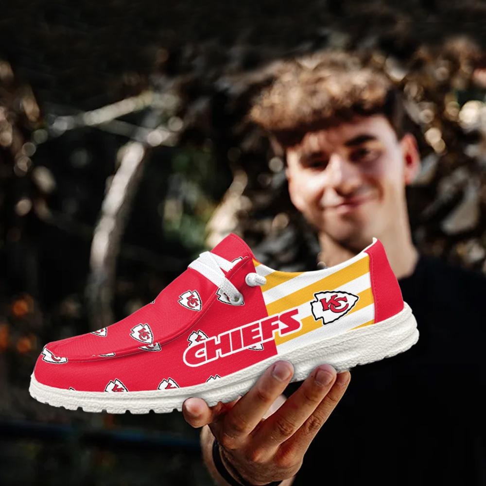Kansas City Chiefs Logo Pattern Hey  Dude Shoes Printed For Men And Women - Image 3