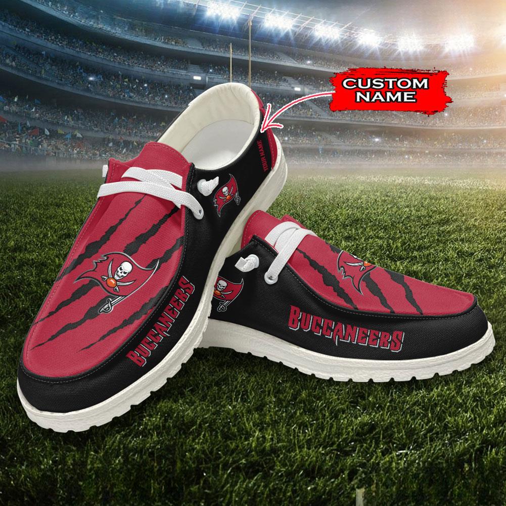 Tampa Bay Buccaneers Scratch Hey  Dude Shoes Printed For Men And Women Moccasin Slipper - Image 2