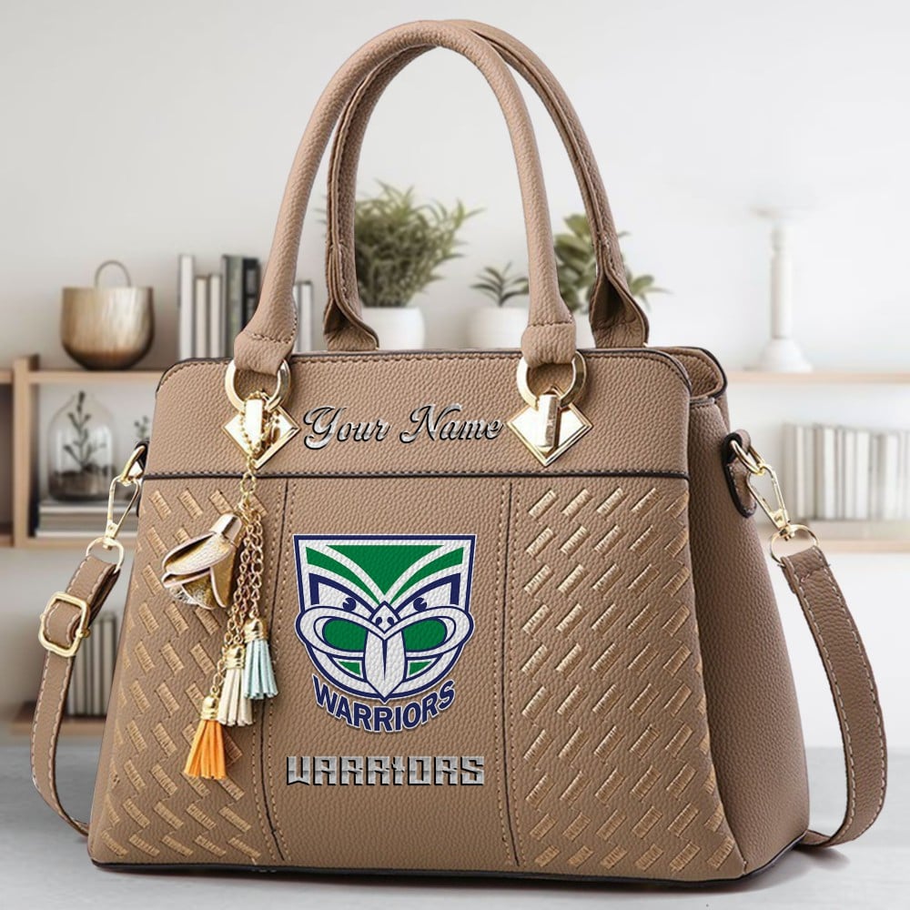 New Zealand Warriors Logo Crossbody Zip Hand Bag With Tassel Custom Name For Women - Image 4