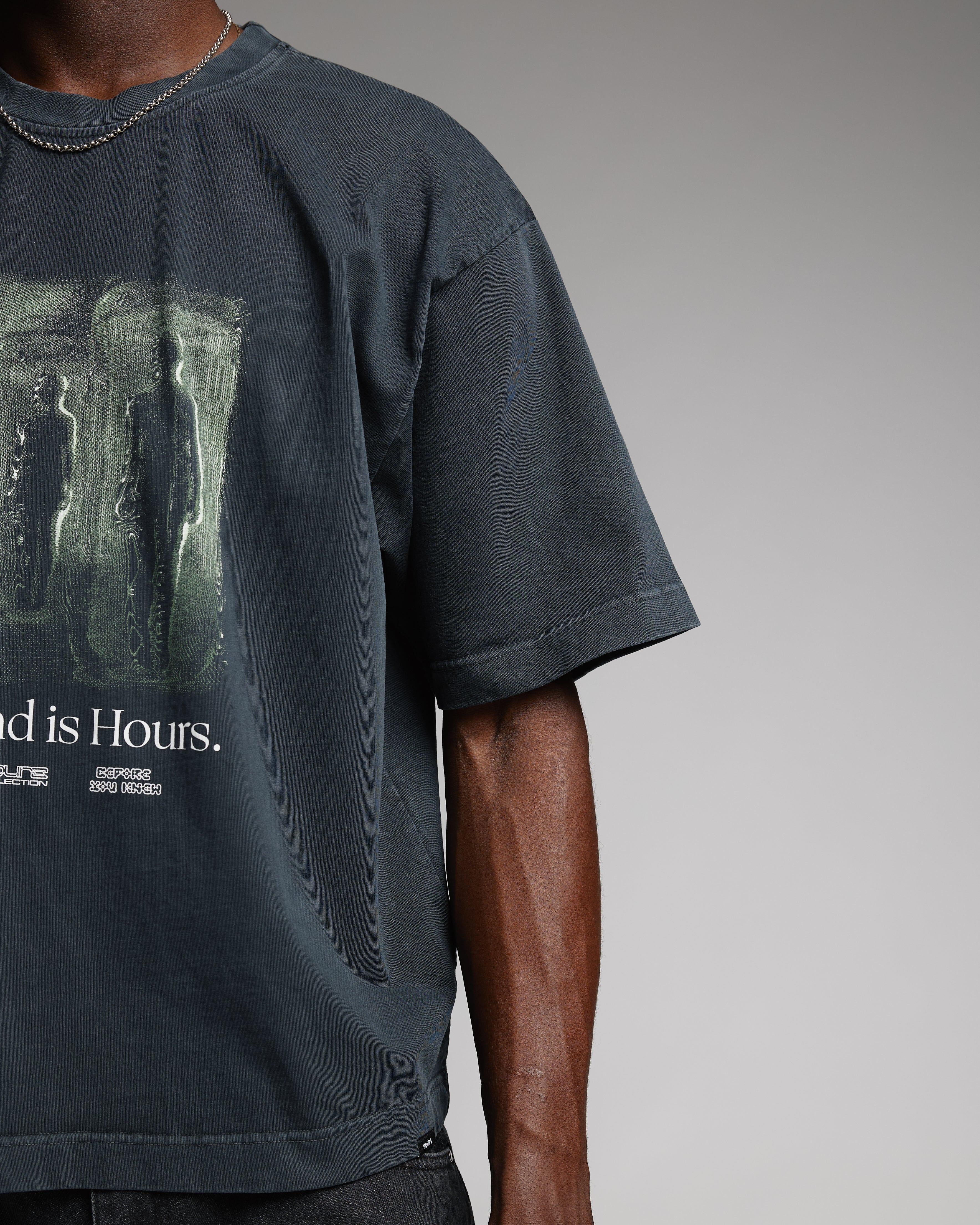 Mind is Hours T-Shirt - Vintage Black - Image 6