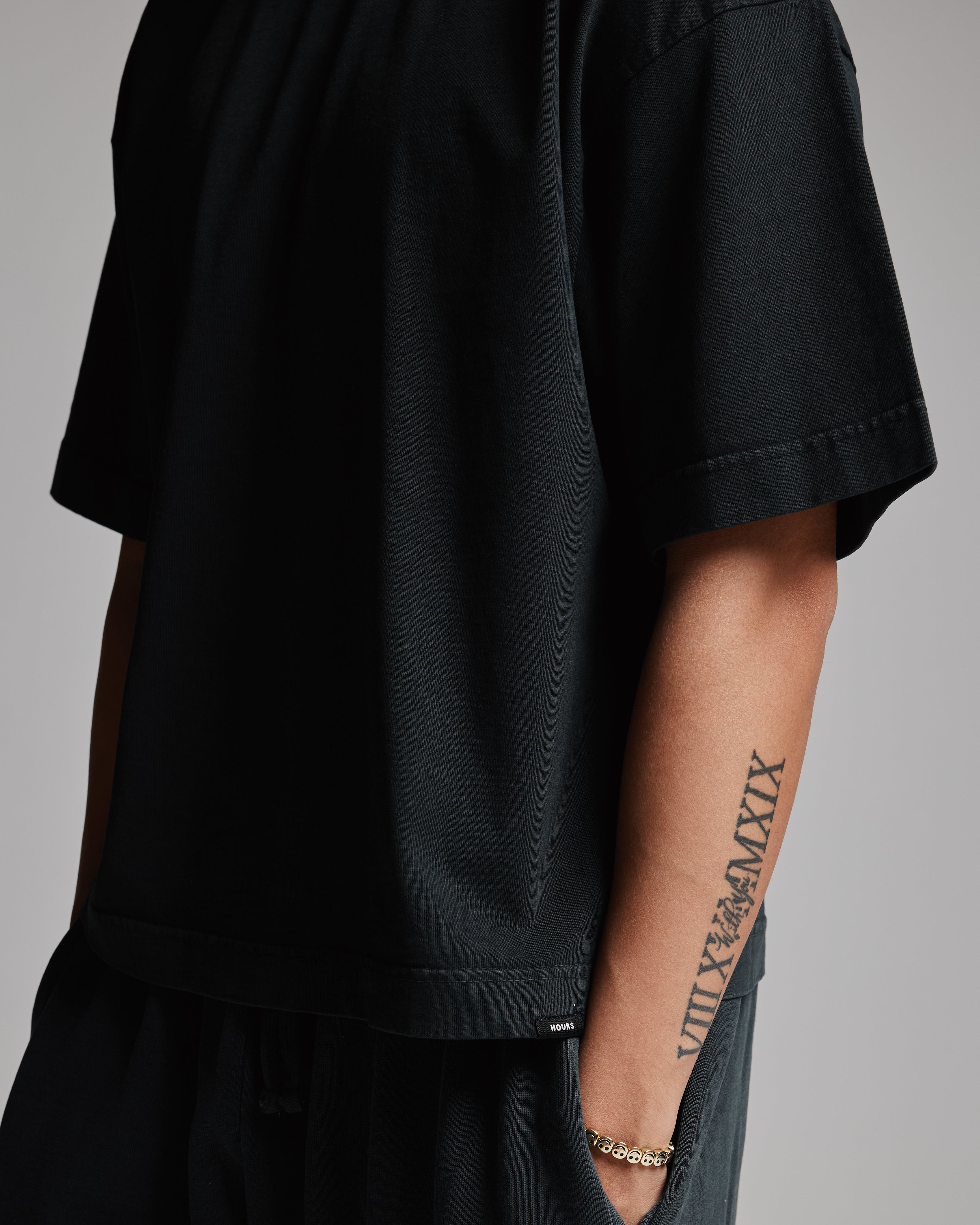 Cropped T-Shirt - Vintage Black - Image 7