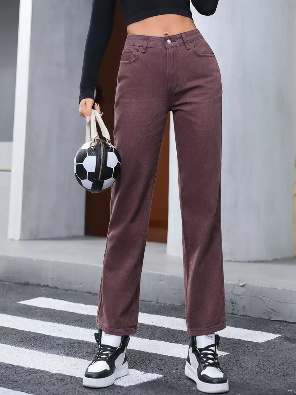 Straight Leg Jeans With Pockets