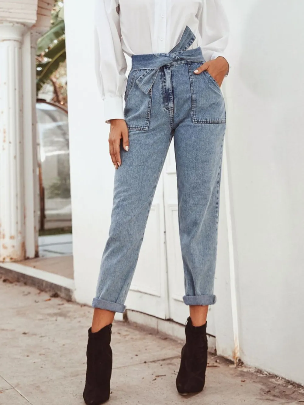 Tied Straight Leg Jeans With Pockets