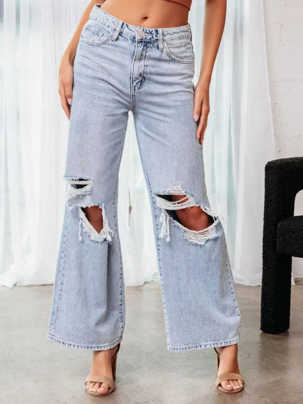 Distressed Wide Leg Jeans With Pockets