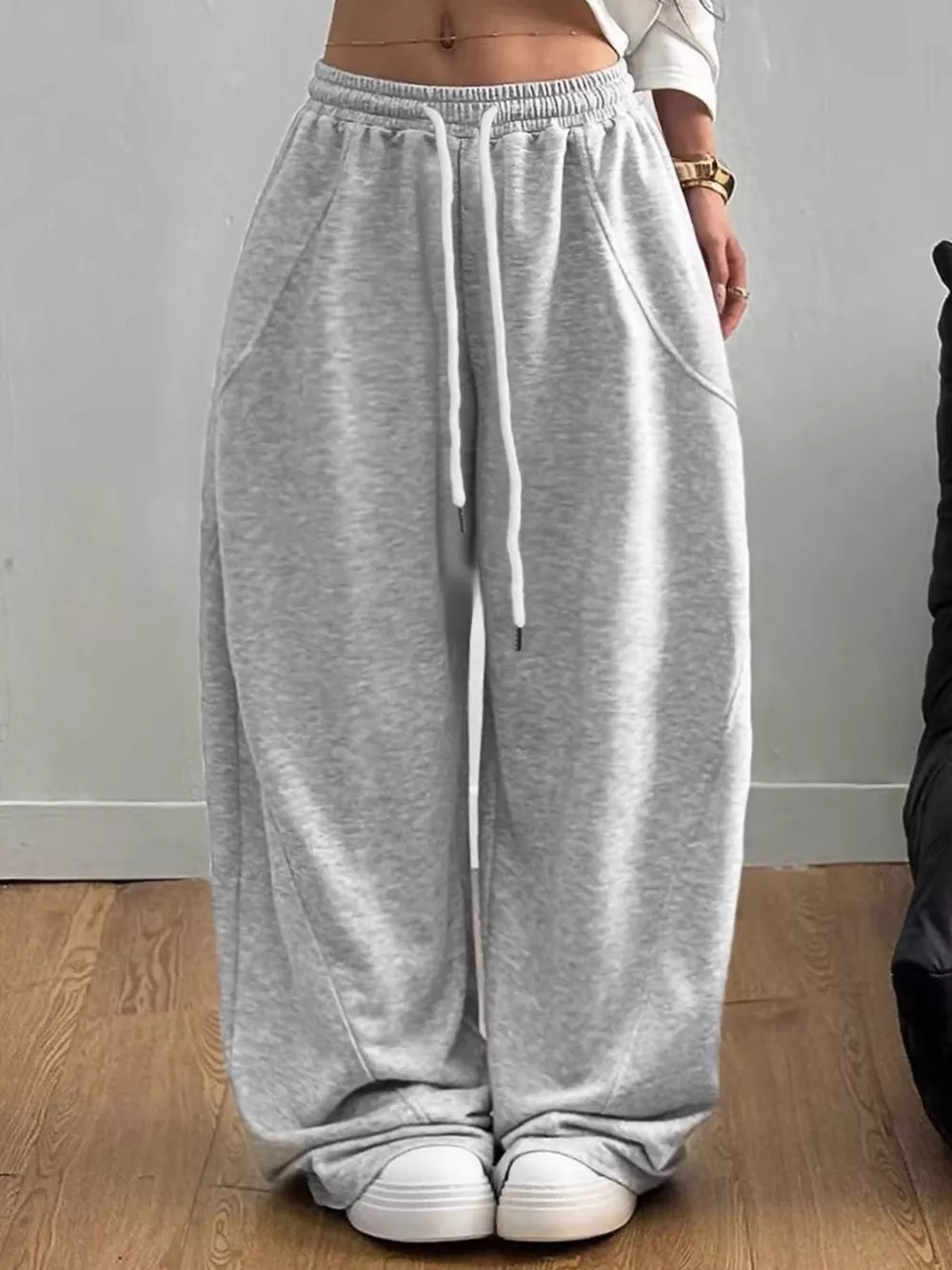 Relaxed Fit Drawstring Waist Sweatpants