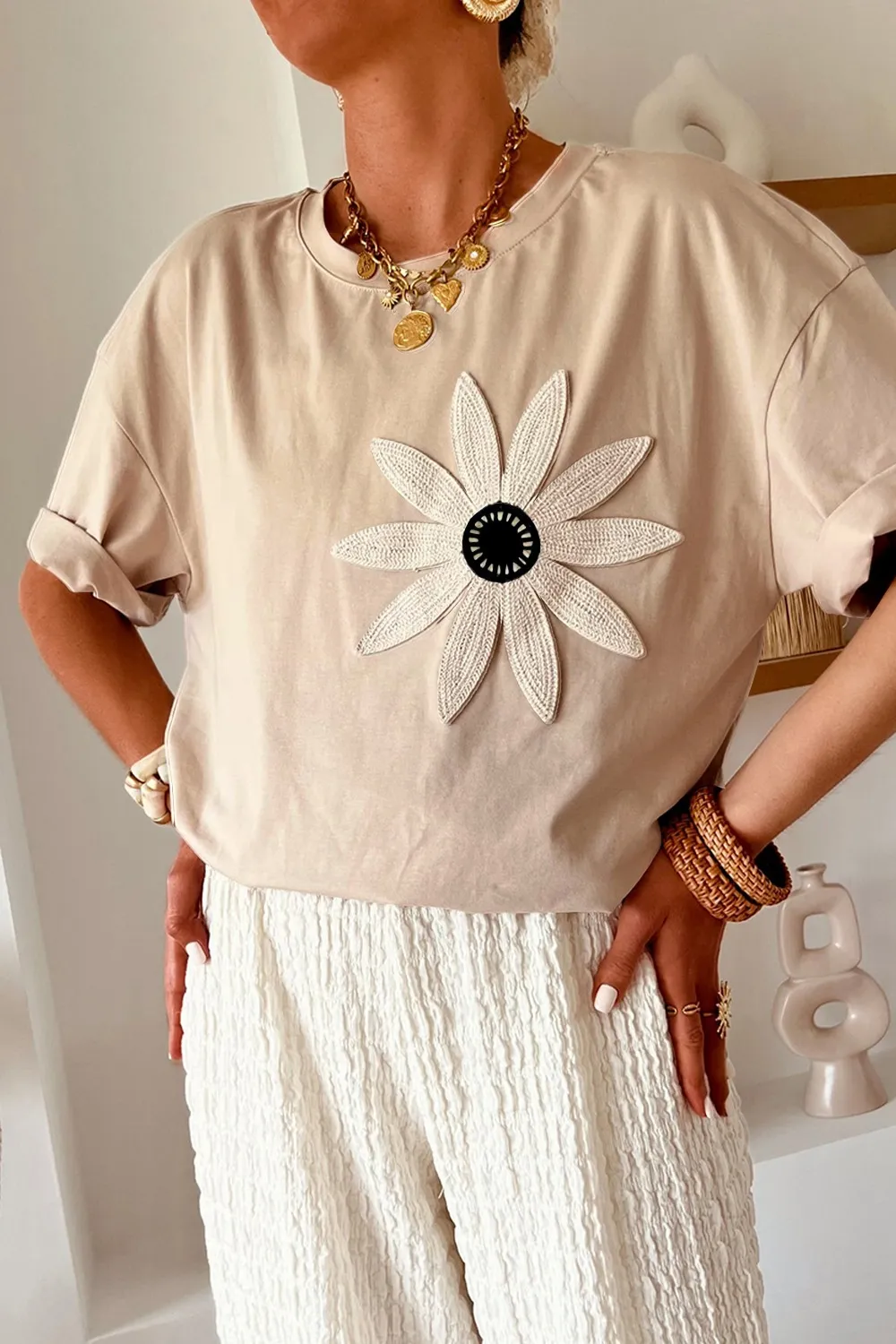 Casual Daisy Patch Round Neck T-Shirt