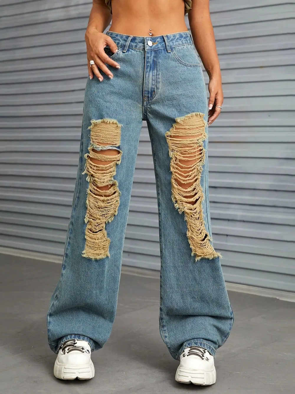 Distressed Wide Leg Jeans With Pockets