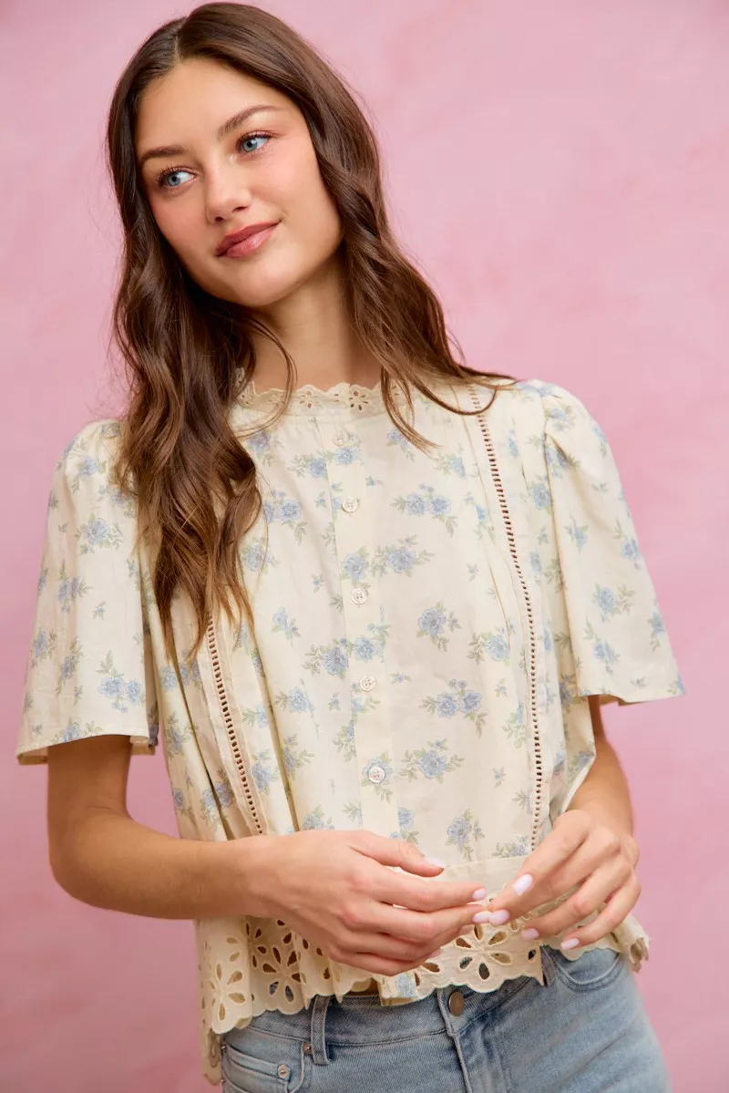 So Me Floral Print Lace Trim Flutter Sleeves Blouse