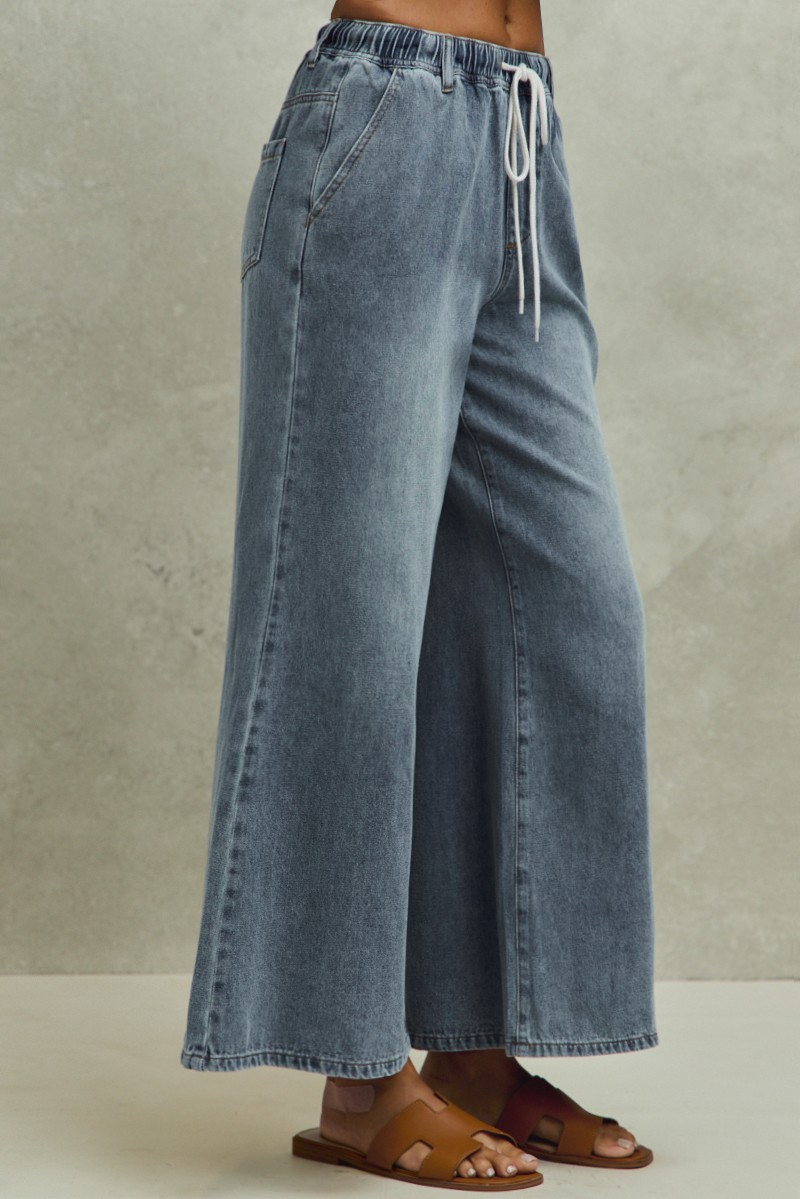 So Me Mid Rise Elastic Waist Flare Denim Jeans secondary