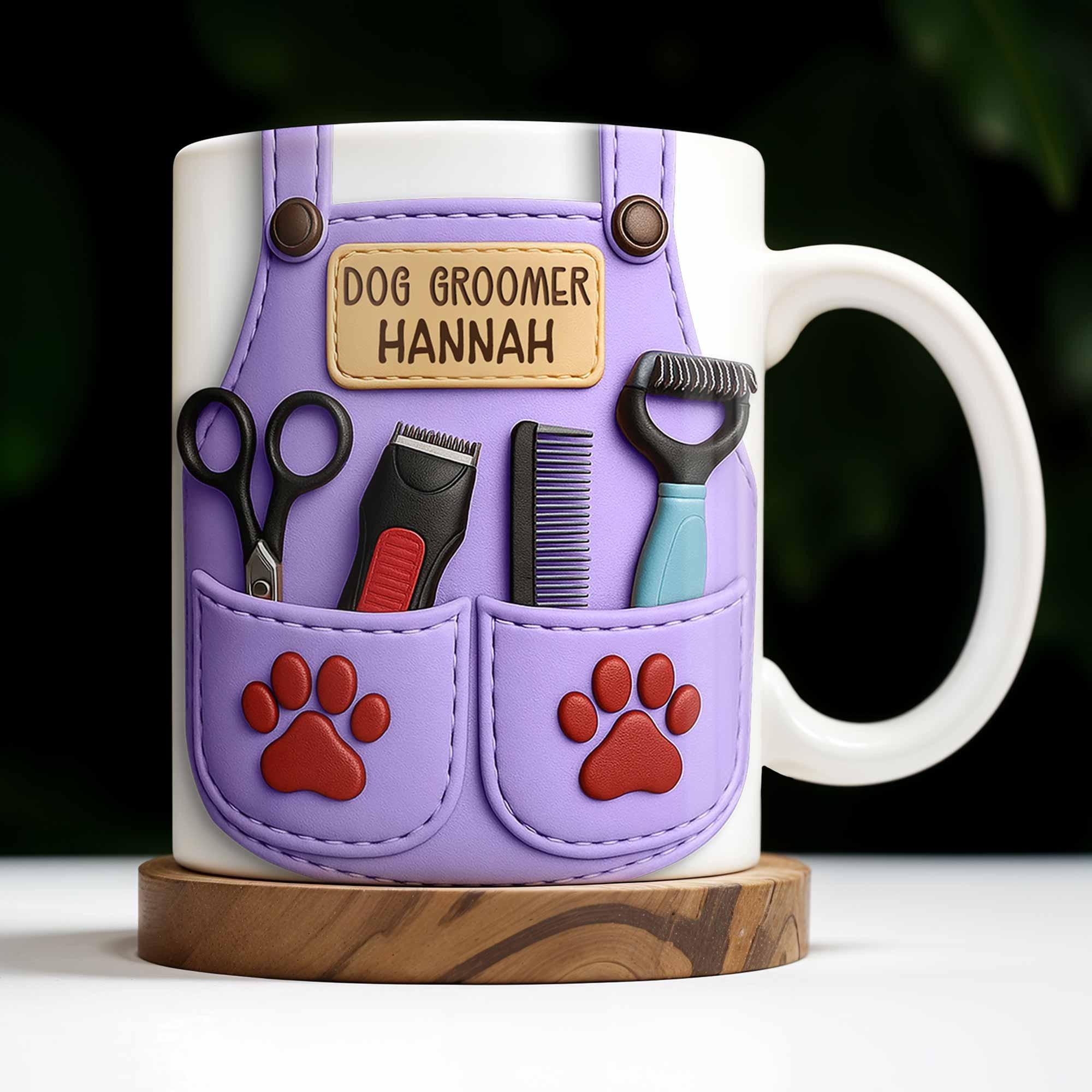 Personalized 3D Graphic Effect Dog Groomer Coffee Mug, Custom Name Purple Apron Ceramic Cup, Paw Print Grooming Tools, Professional Animal Care Drinkware