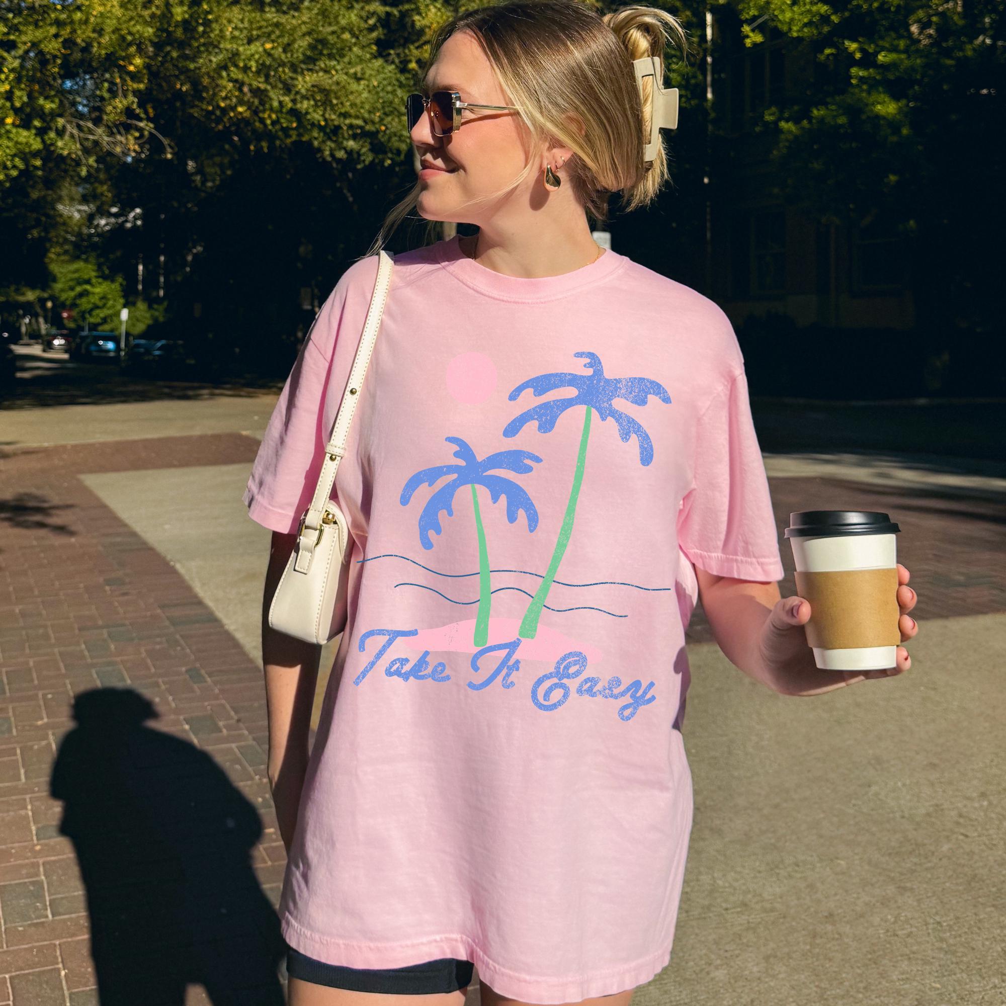 Take It Easy Palm Tree Graphic Oversized T-Shirt for Women and Teens Retro Coastal Granddaughter Beachy Summer Preppy Aesthetic Cream Casual Loose Fit Vacation Graphic Tee Trendy Y2K Summervibes Lounge Wear 2