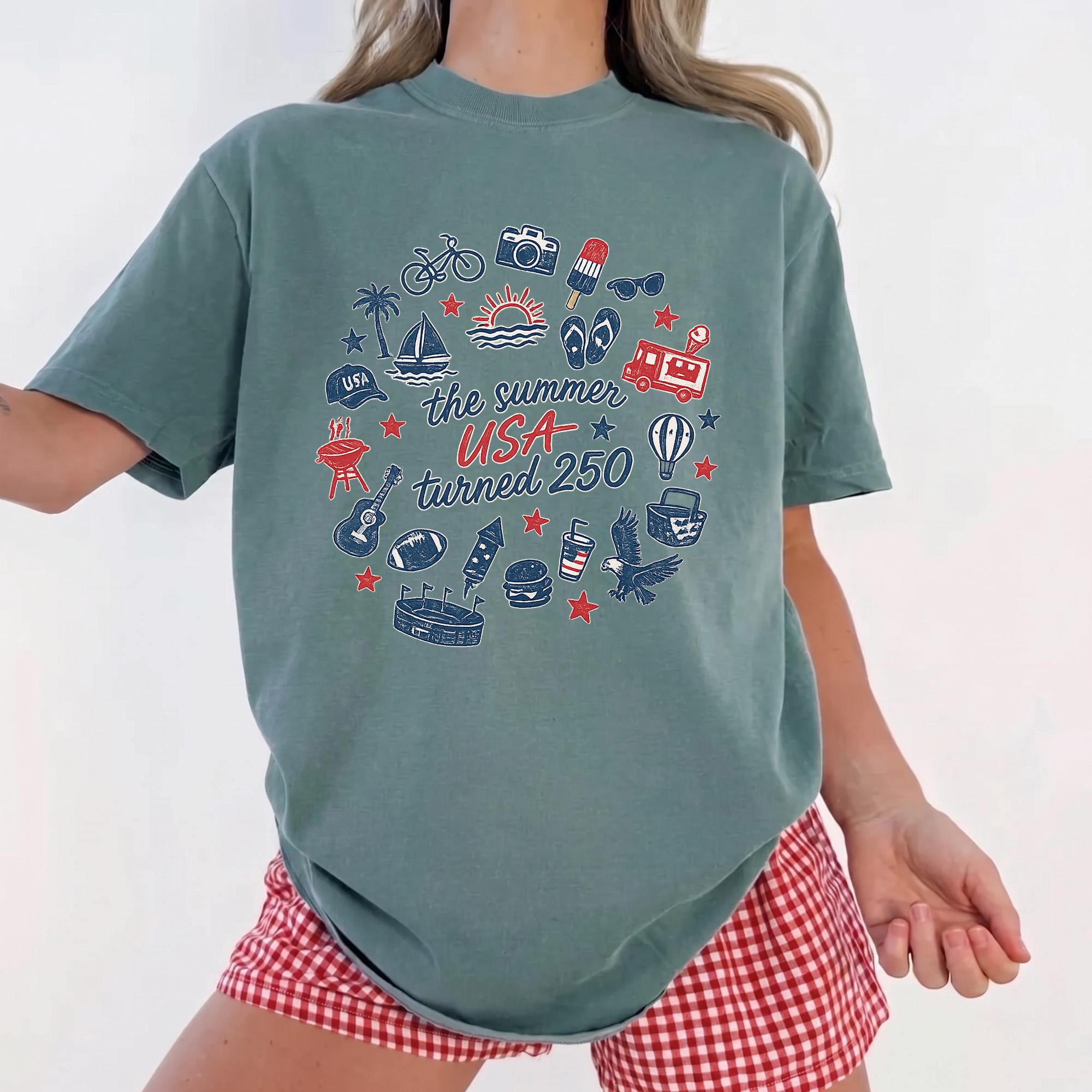 The Summer USA Turned 250 Oversized Graphic T-Shirt For Women Retro Preppy Americana Tee USA 250 Shirt Summer USA Turned 250 Tee 4th Of July Shirt Patriotic Summer Festival America Birthday 2026 Top 4