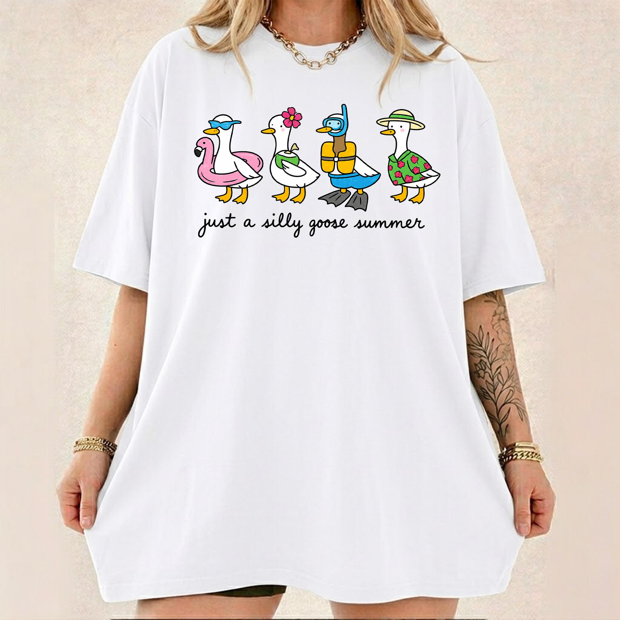 Just A Silly Goose Summer Graphic T-Shirt For Women, Lightweight Oversized Crew Neck Cotton Top, Preppy Y2K Aesthetic Casual Streetwear Outfits, White Viral TikTok Fashion Animal Meme Vacation Tee Everyday Wear 2