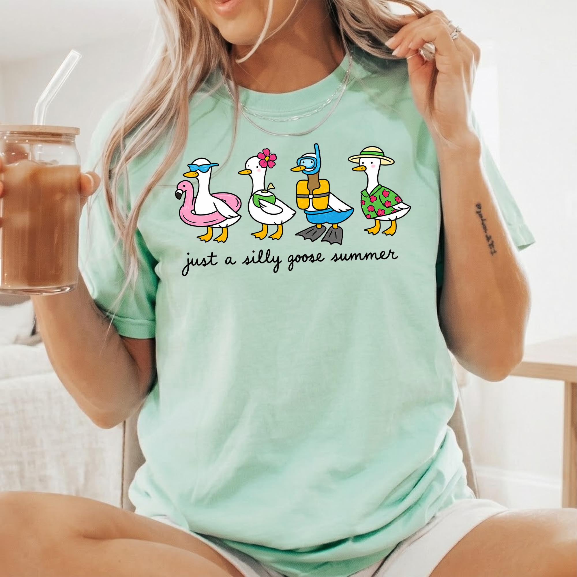 Just A Silly Goose Summer Graphic T-Shirt For Women, Lightweight Oversized Crew Neck Cotton Top, Preppy Y2K Aesthetic Casual Streetwear Outfits, White Viral TikTok Fashion Animal Meme Vacation Tee Everyday Wear 3