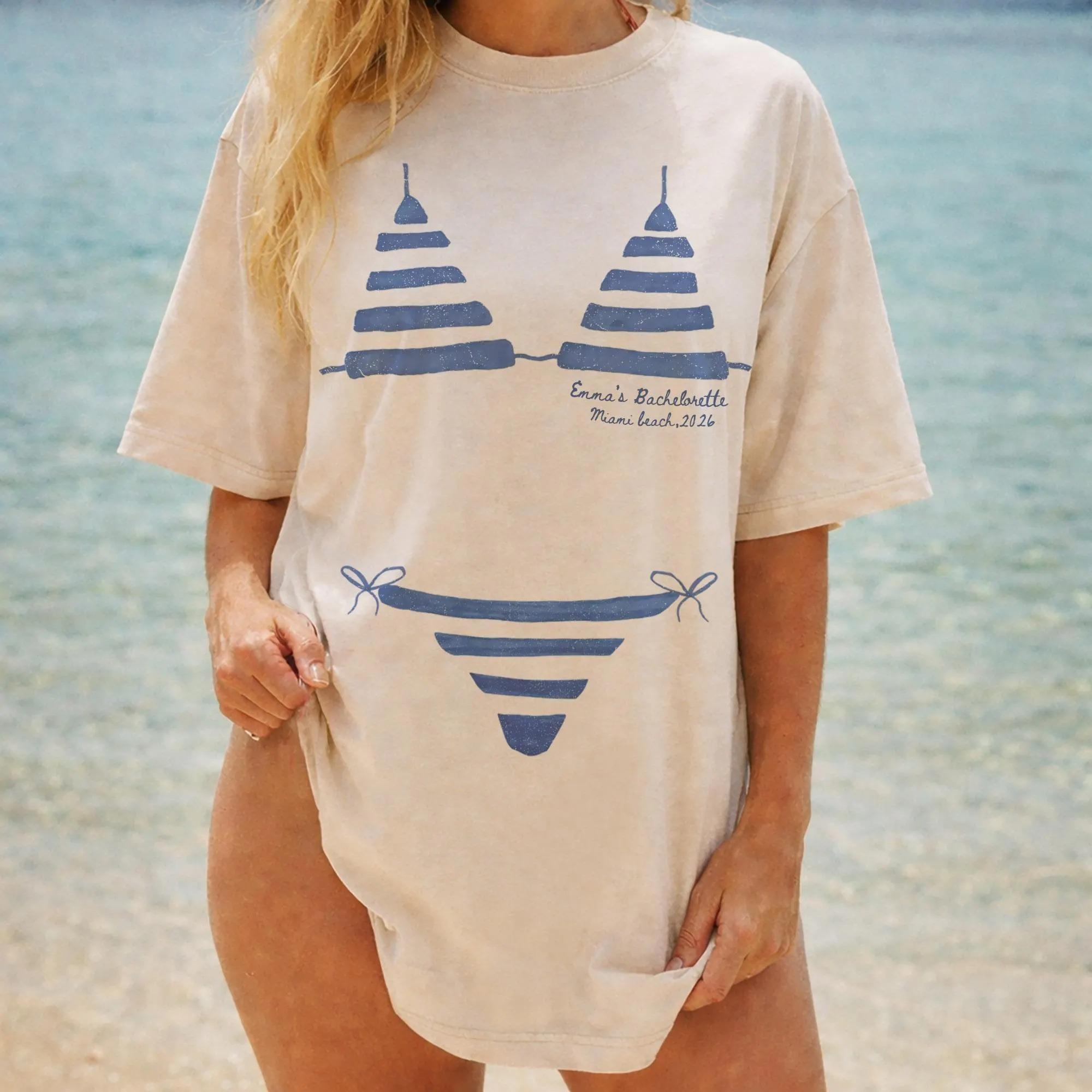 Custom Bikini Bachelorette Matching Shirts Oversized Beach Graphic Tee For Women Bridal Party Coastal Preppy Aesthetic Beige Cotton Last Splash Beach Bach Tee Seashell Bikini Bridal Gift Novelty Cover Up Shirt Miami Bride Squad 4